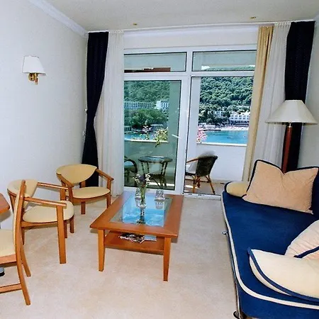 Boutique & Wolff Hotell 4*