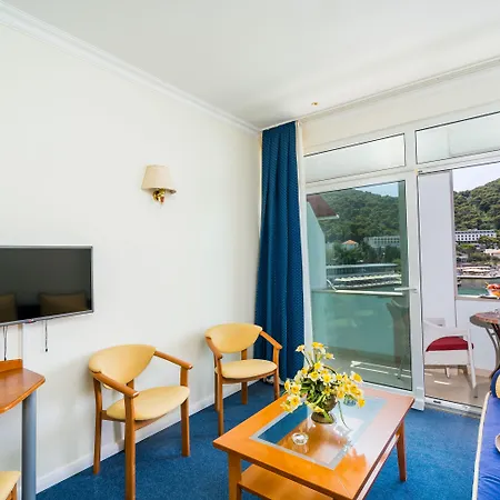 Boutique & Wolff Hotell 4*