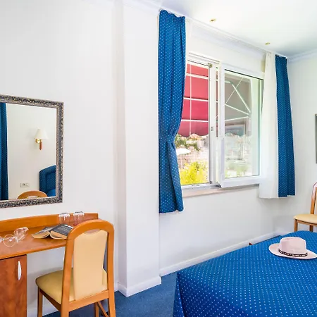 Boutique & Wolff Hotell 4*
