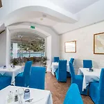 Boutique & Wolff Hotel 4*