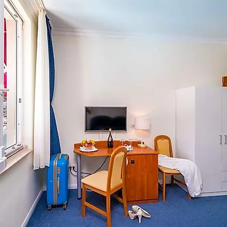 فندق Boutique & Wolff 4*