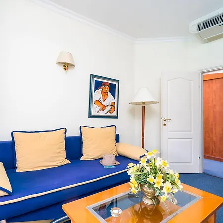 Boutique & Wolff Hotel