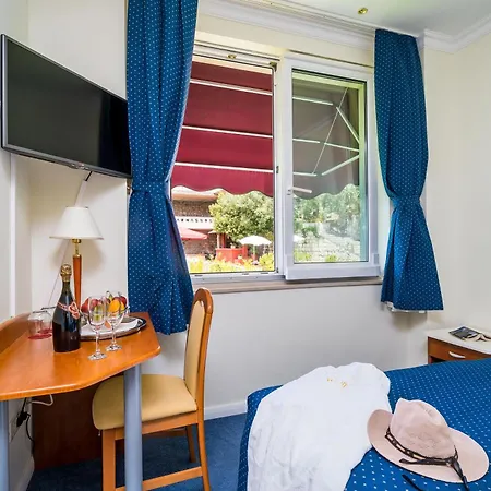 Otel Boutique & Wolff 4*